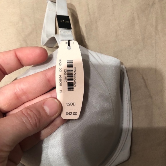 COPY - Victoria’s Secret Nakeds Bra - Picture 2 of 4